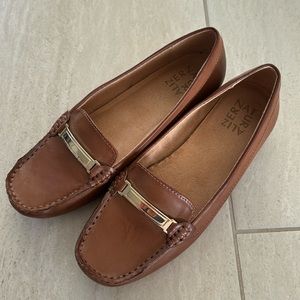 Naturalizer cognac brown loafer Size 6.5 M